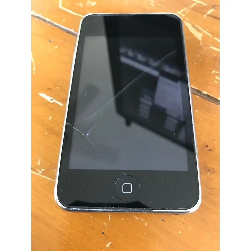 Vintage Apple iPod Touch 2nd Generation 8GB Black A1288 MB528LL WORKS